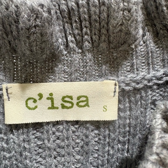 Elegant Gray Turtleneck Sweater for Women - Picture 2 of 4